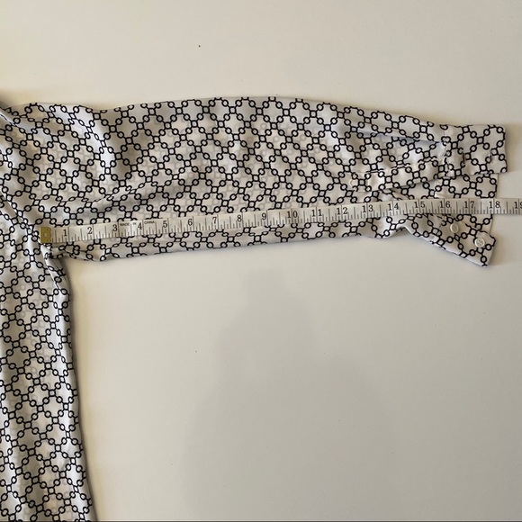 Pleione Long Sleeve Button Down Chain Link Print - Picture 8 of 15